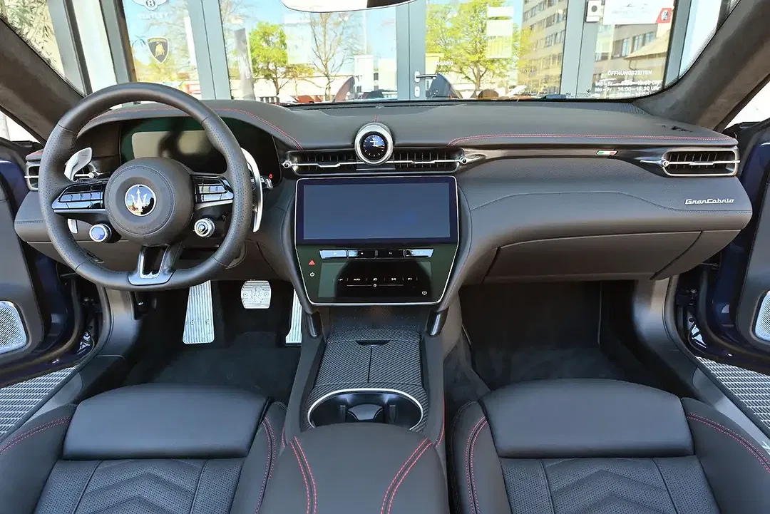 Maserati GranCabrio - Thumbnail 3