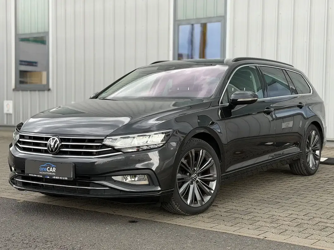 Volkswagen Passat Variant - Thumbnail 1