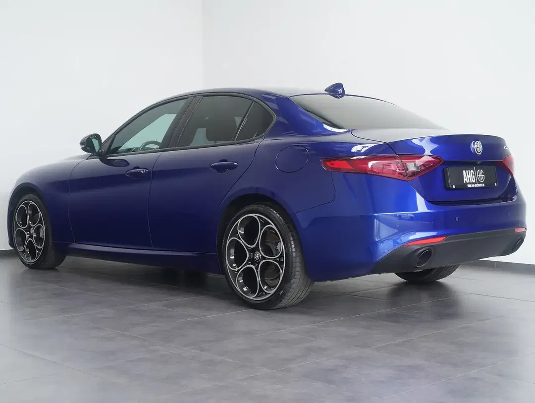 Alfa Romeo Giulia - Thumbnail 3