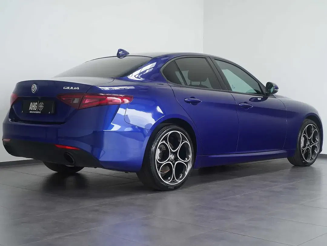 Alfa Romeo Giulia - Thumbnail 4