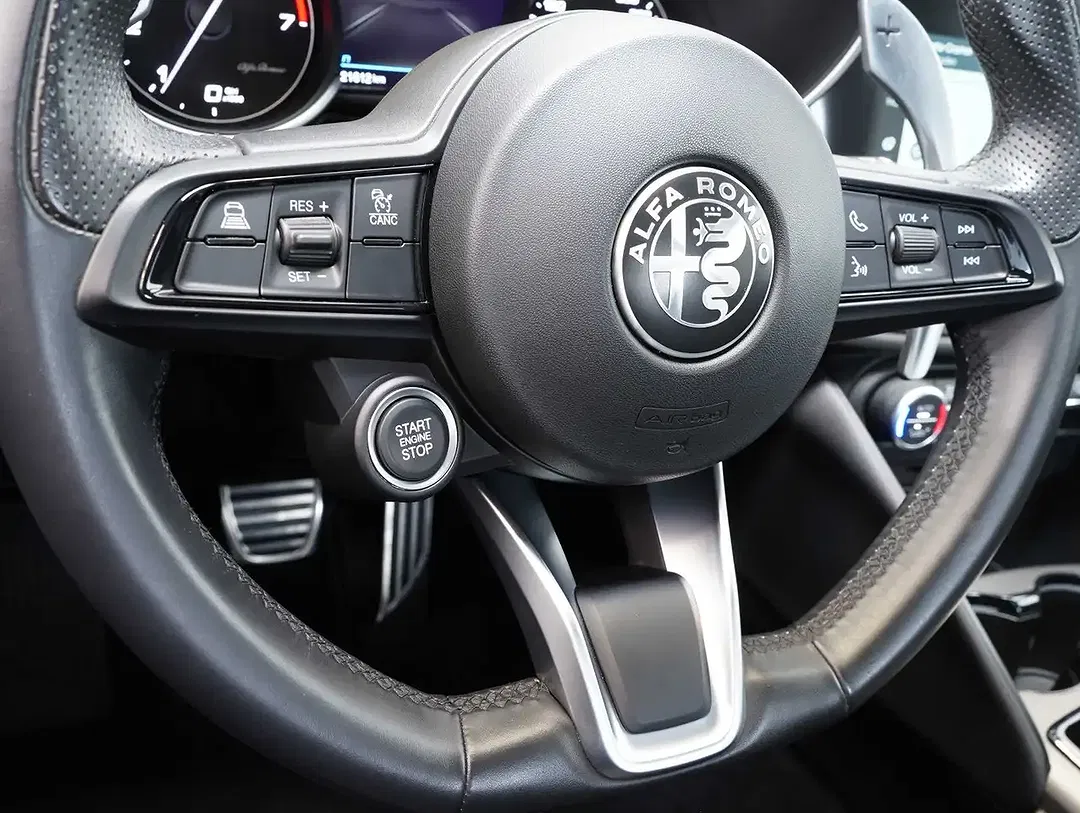 Alfa Romeo Giulia - Thumbnail 7