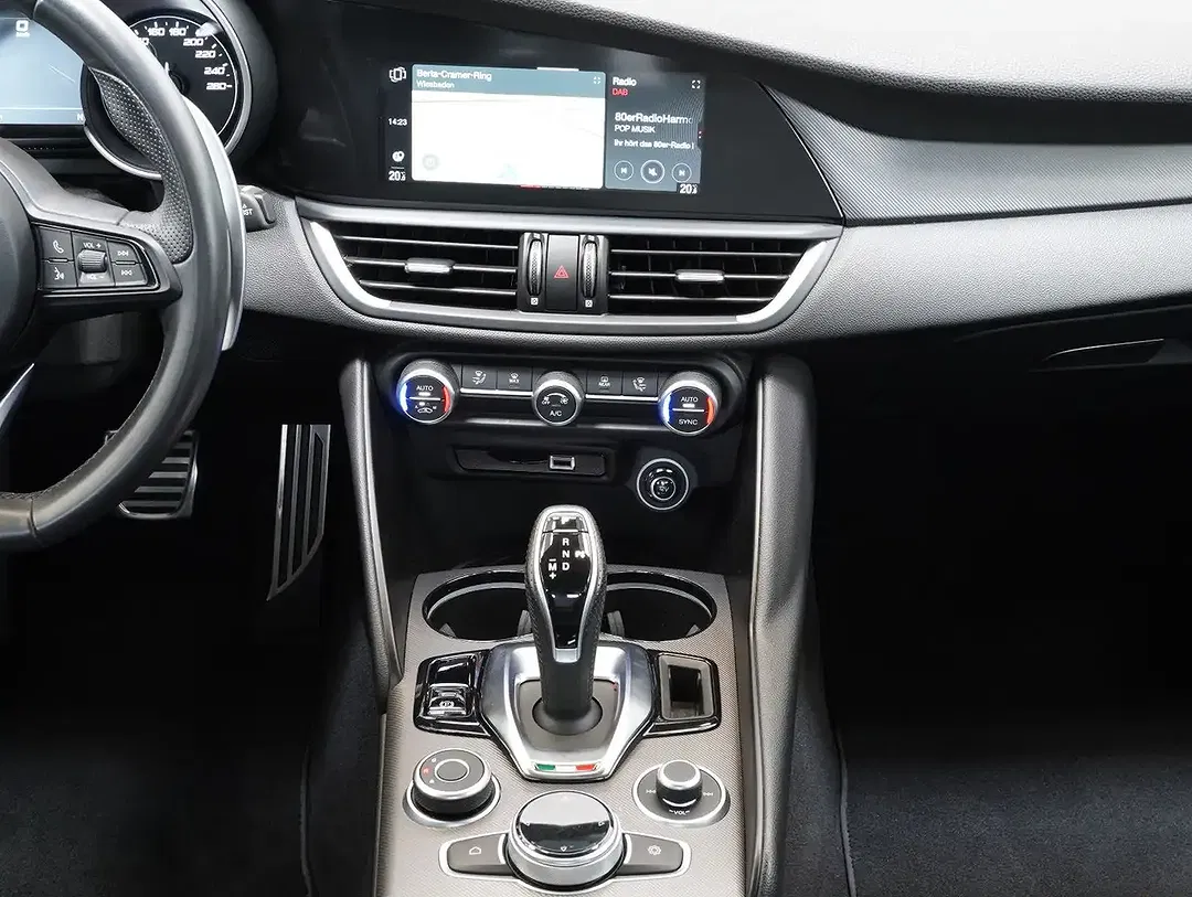 Alfa Romeo Giulia - Thumbnail 9