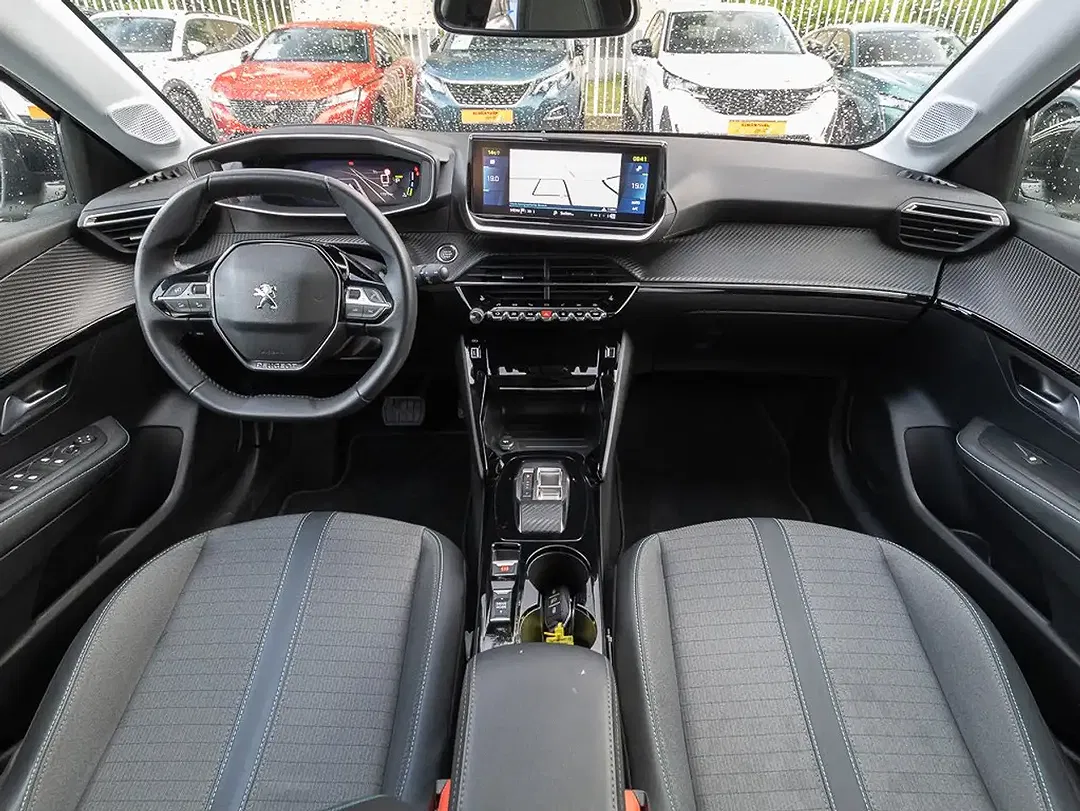 Peugeot 208 - Thumbnail 10