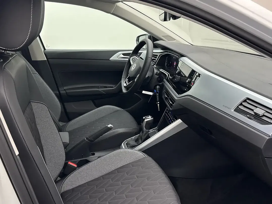 Volkswagen Polo - Thumbnail 10