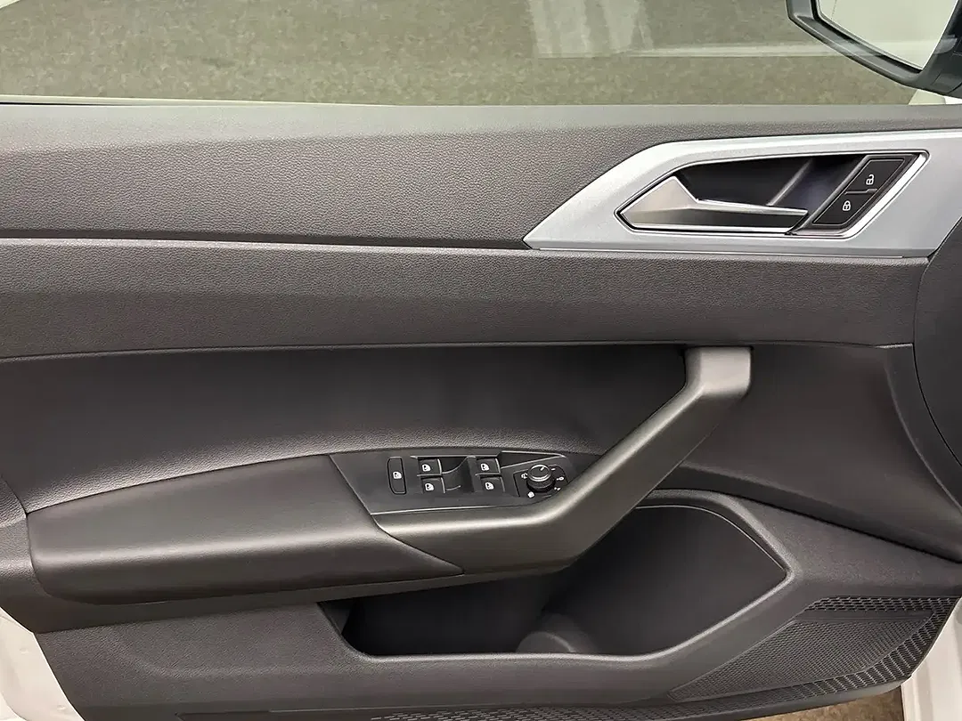 Volkswagen Polo - Thumbnail 12