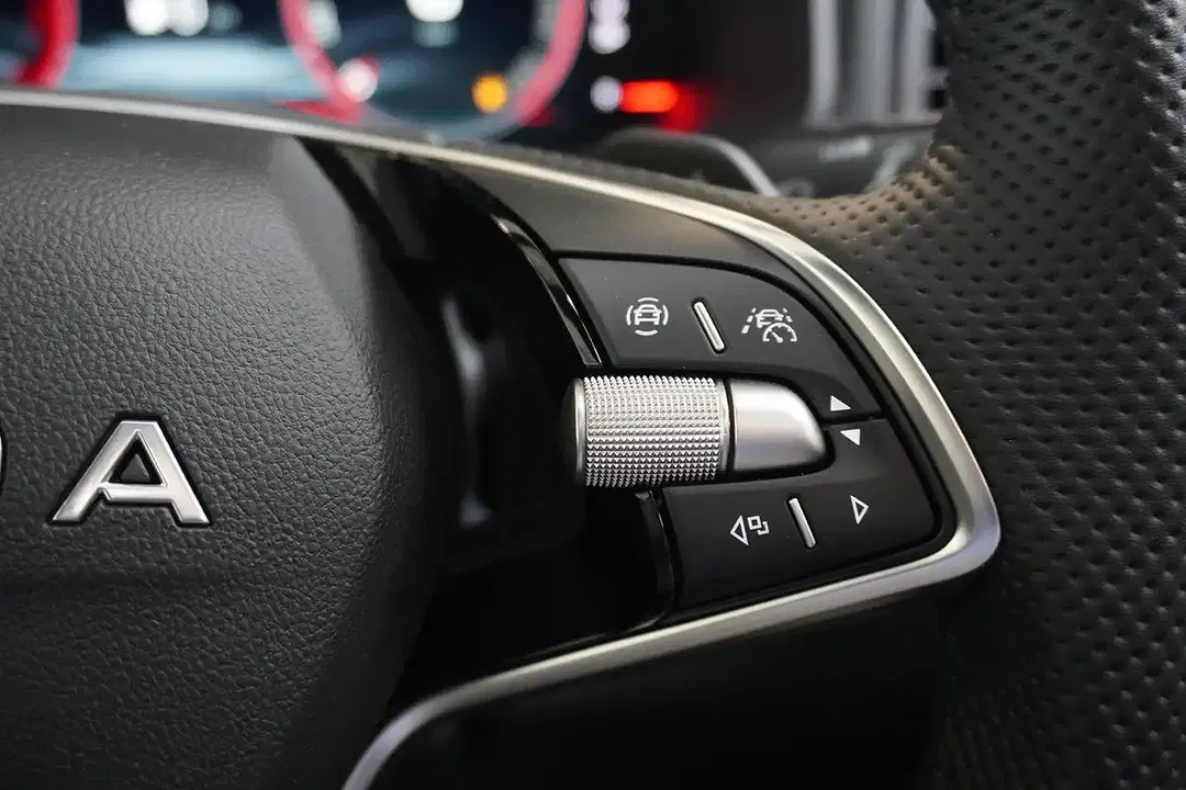 Skoda Karoq - Thumbnail 13