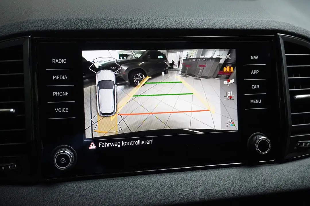 Skoda Karoq - Thumbnail 14