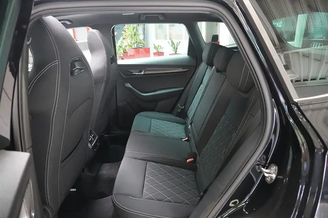 Skoda Karoq - Thumbnail 8
