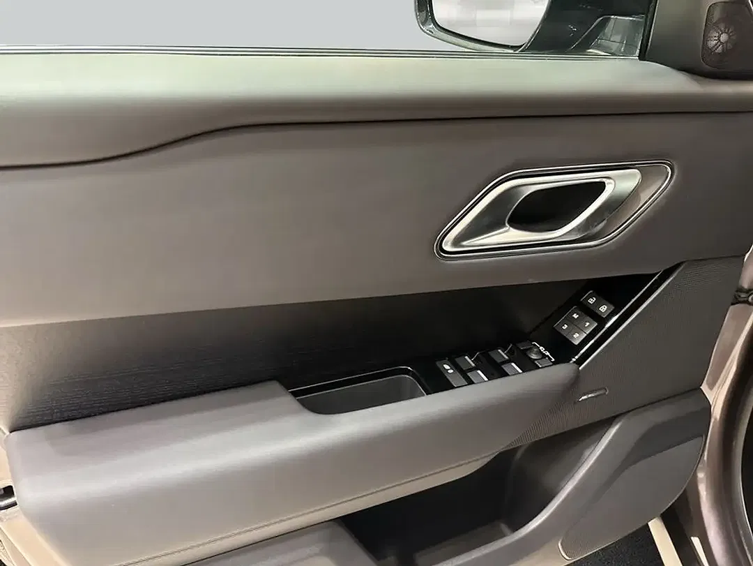 Land Rover Range Rover Velar - Thumbnail 14