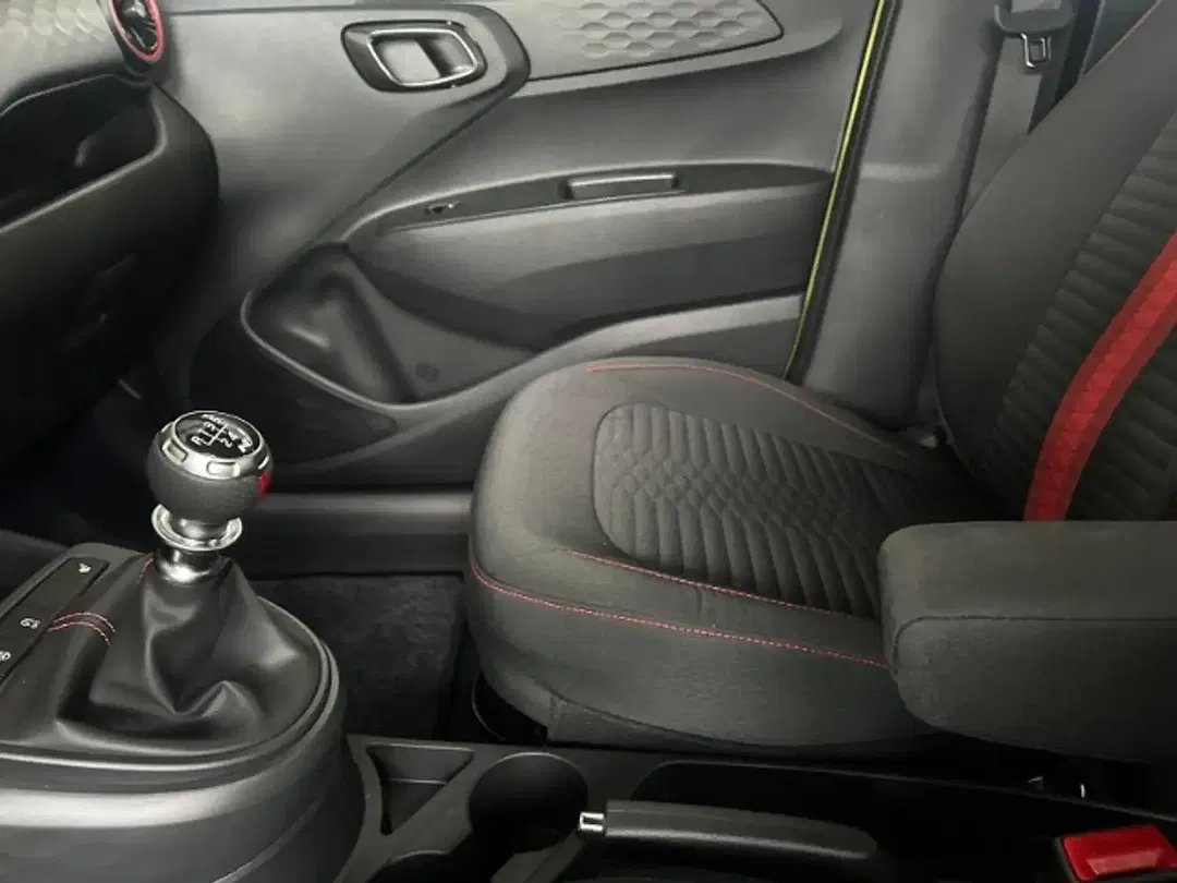 Hyundai i10 - Thumbnail 13