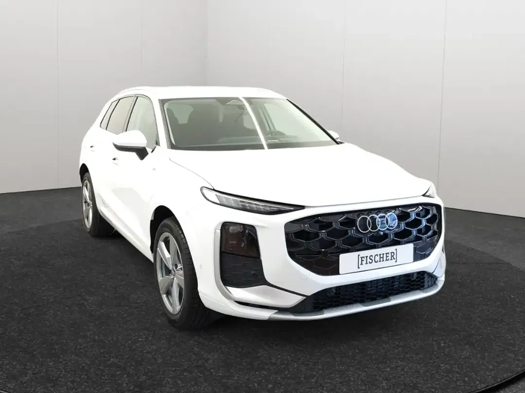 Audi Q3 - Thumbnail 3