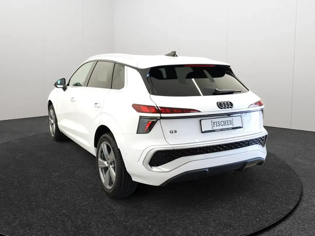 Audi Q3 - Thumbnail 4