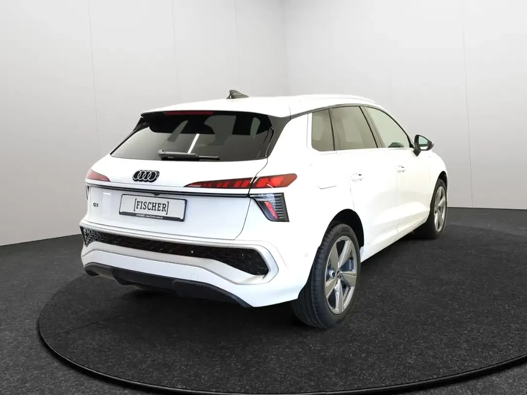 Audi Q3 - Thumbnail 5