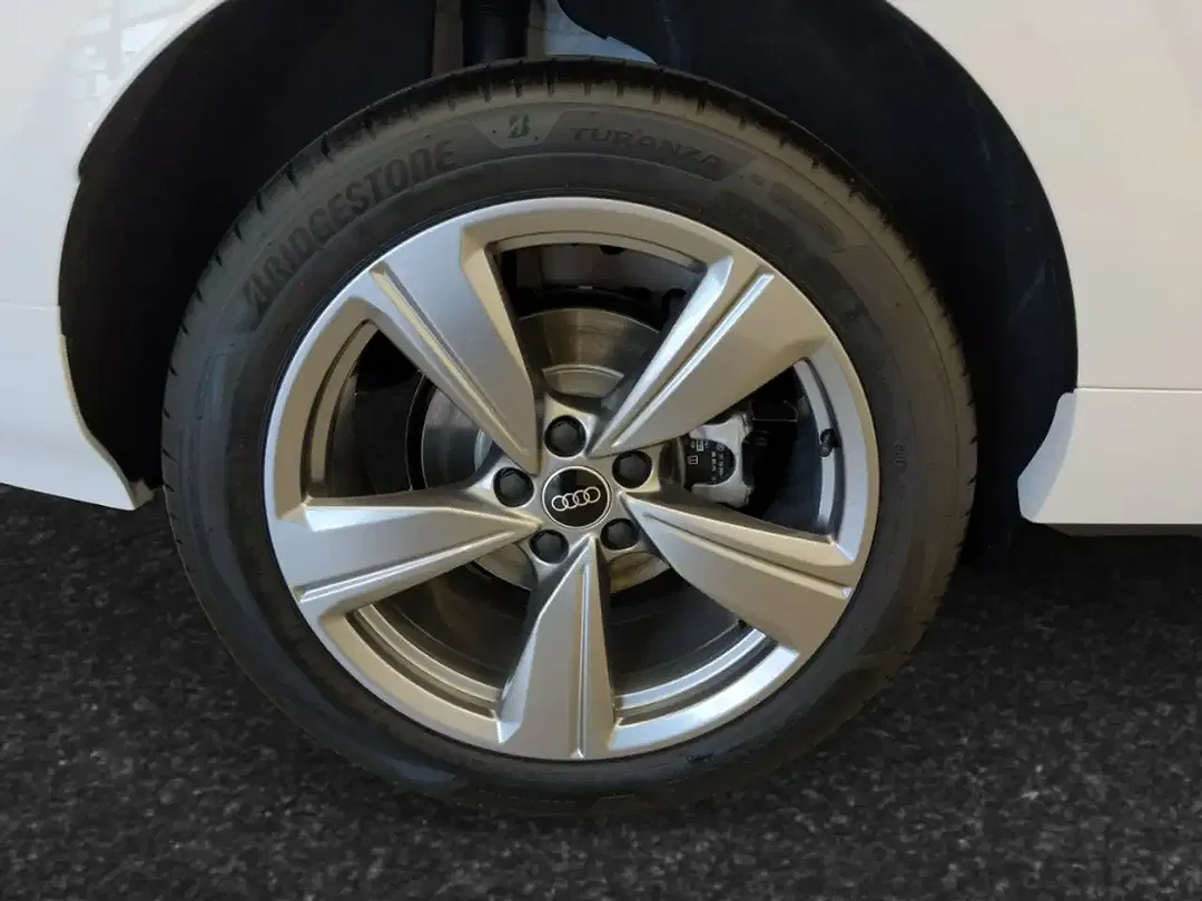 Audi Q3 - Thumbnail 7