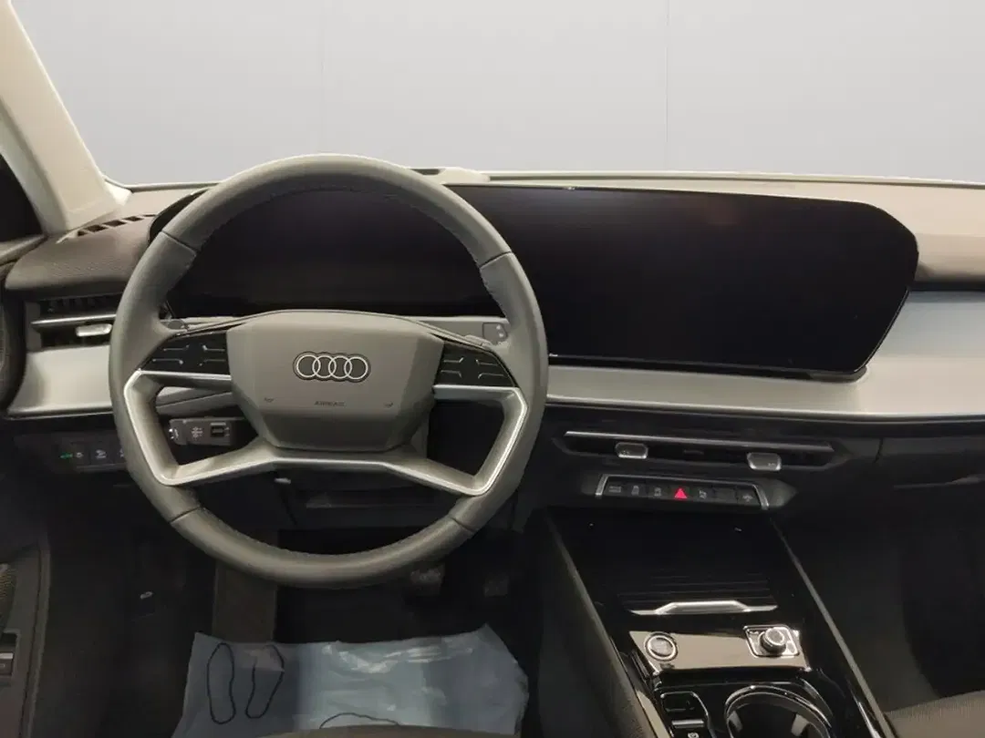 Audi Q3 - Thumbnail 8