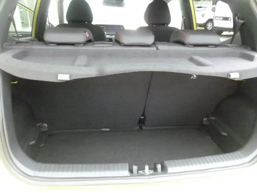 Hyundai i10 - Thumbnail 11
