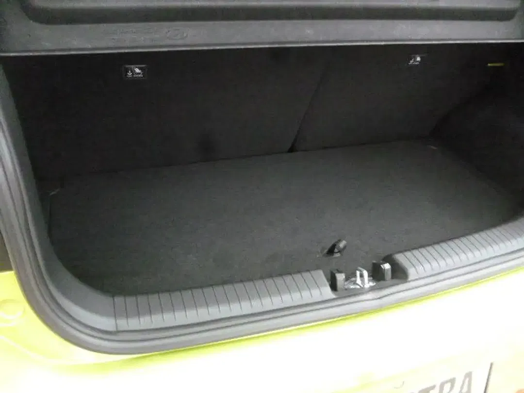 Hyundai i10 - Thumbnail 12