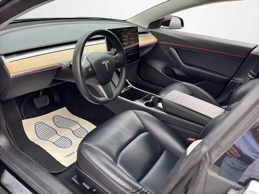Tesla Model 3 - Thumbnail 15
