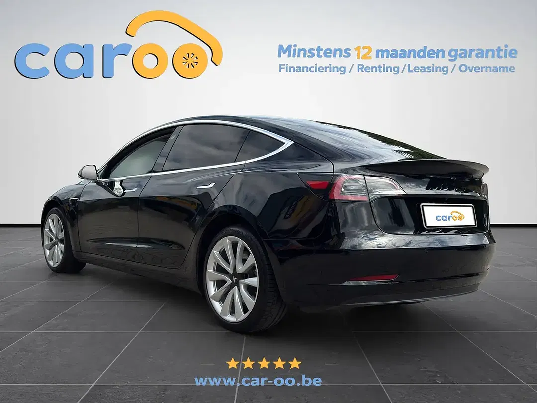 Tesla Model 3 - Thumbnail 4