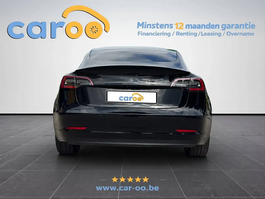 Tesla Model 3 - Thumbnail 6