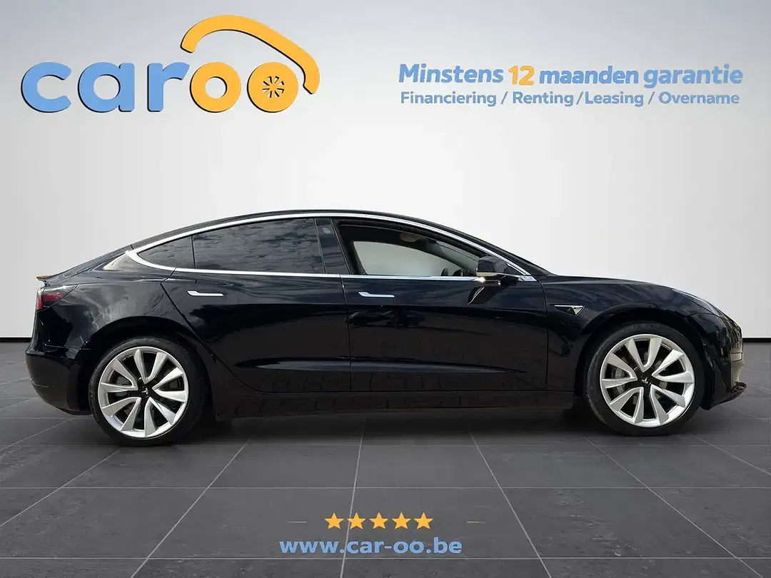 Tesla Model 3 - Thumbnail 9