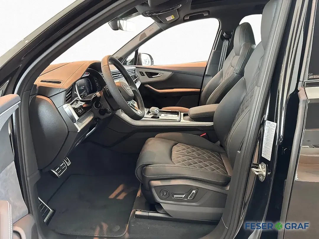 Audi Q7 - Thumbnail 11