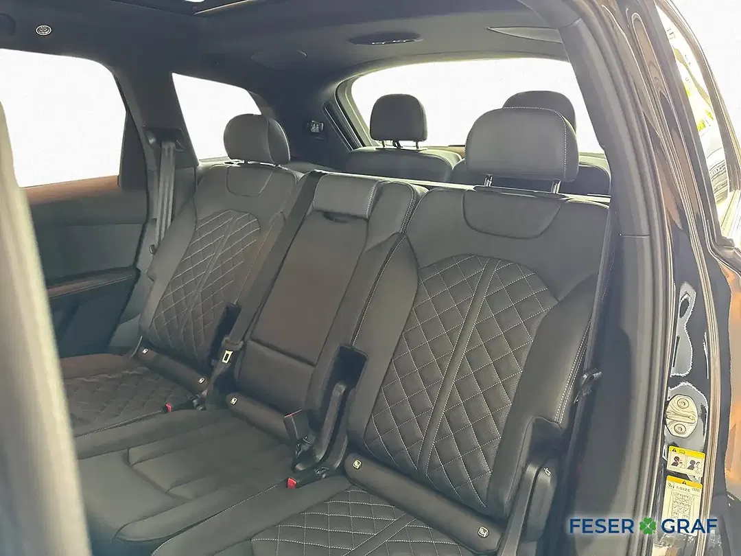 Audi Q7 - Thumbnail 12