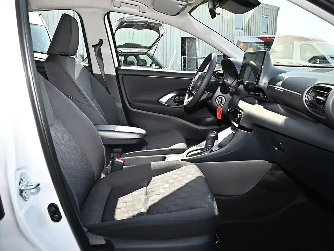 Mazda 2 - Thumbnail 2