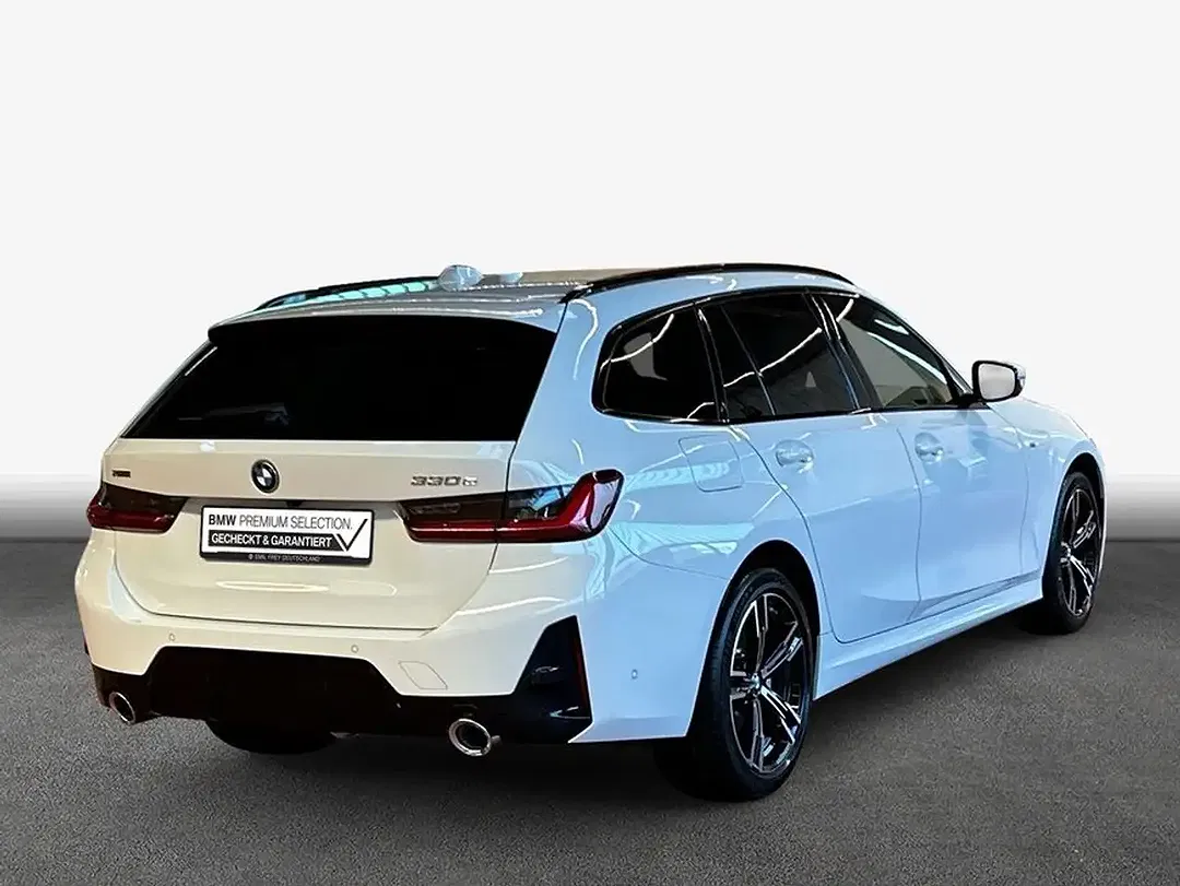 BMW 330 - Thumbnail 2
