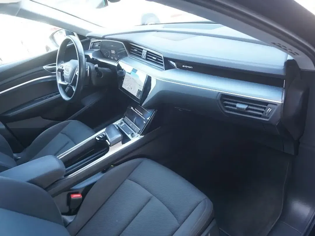 Audi e-tron - Thumbnail 11