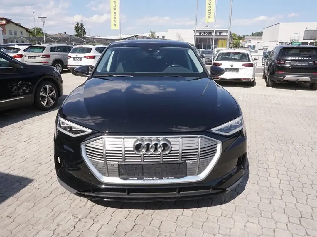 Audi e-tron - Thumbnail 3