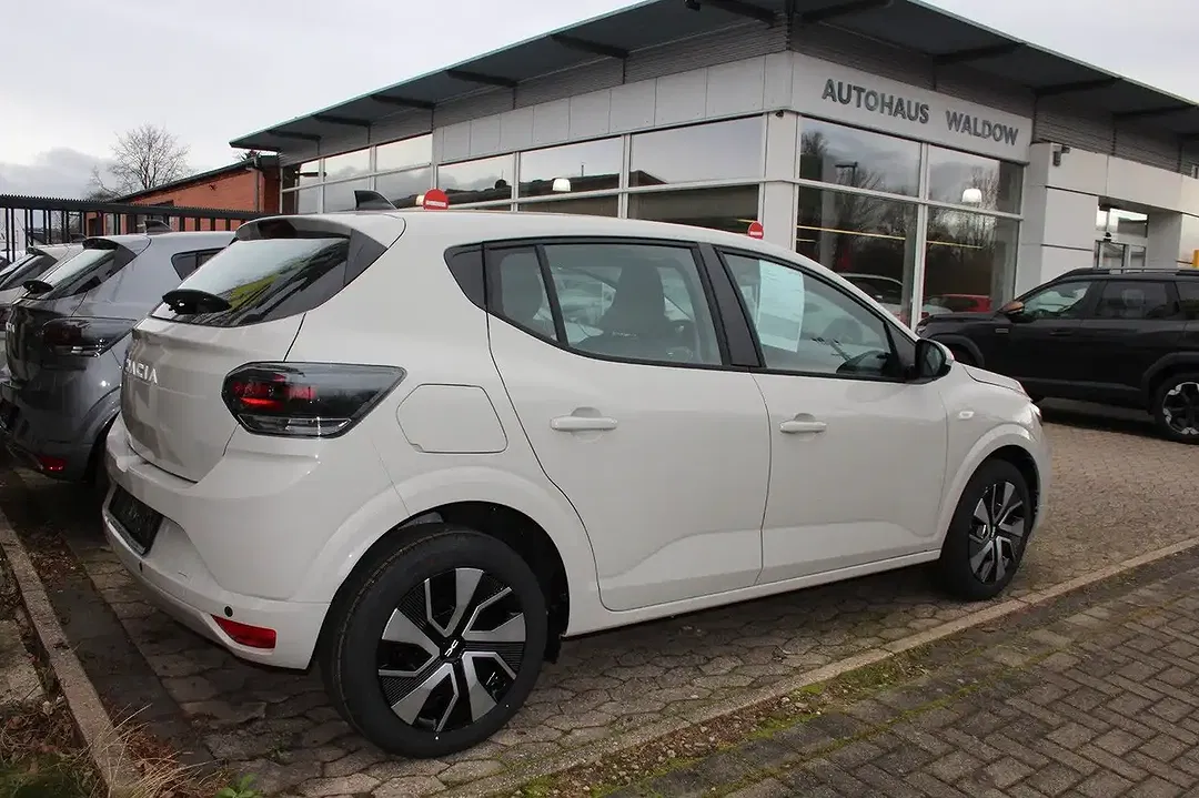 Dacia Sandero - Thumbnail 4