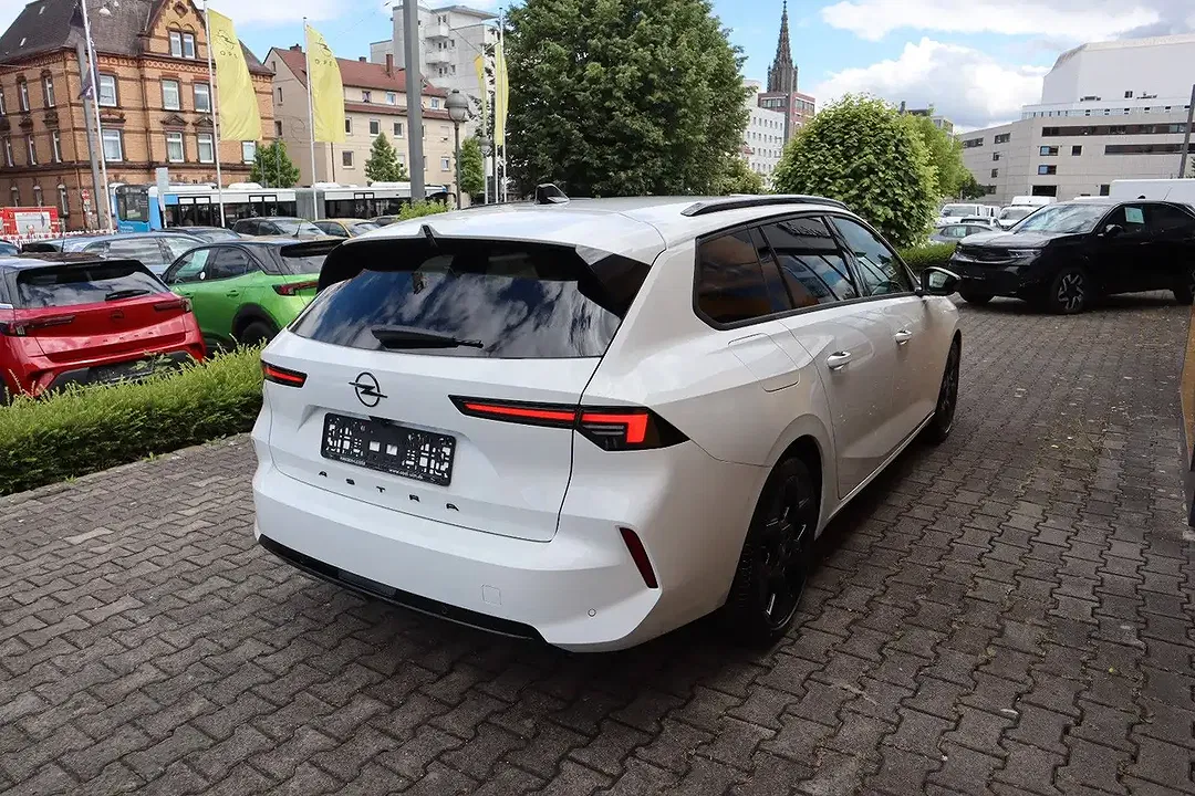 Opel Astra - Thumbnail 3