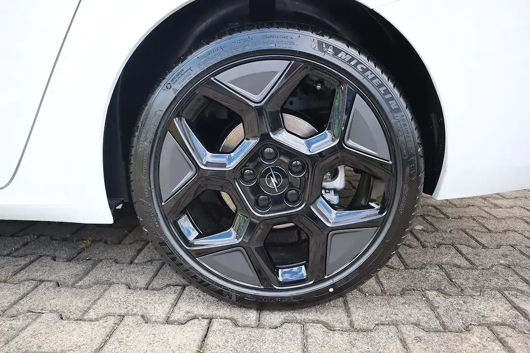 Opel Astra - Thumbnail 5