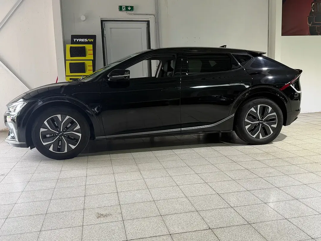 Kia EV6 - Thumbnail 4