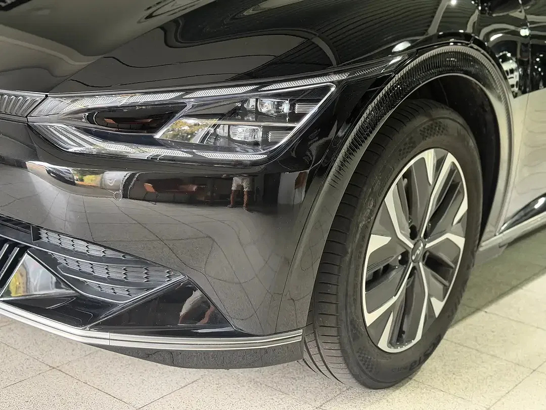 Kia EV6 - Thumbnail 6