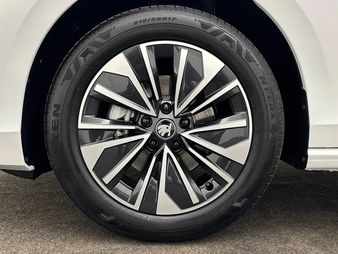 Skoda Superb - Thumbnail 6