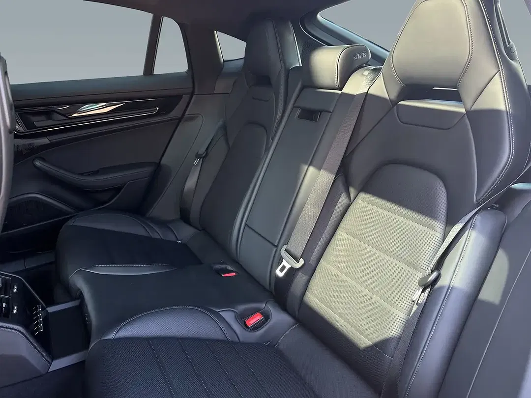 Porsche Panamera - Thumbnail 11