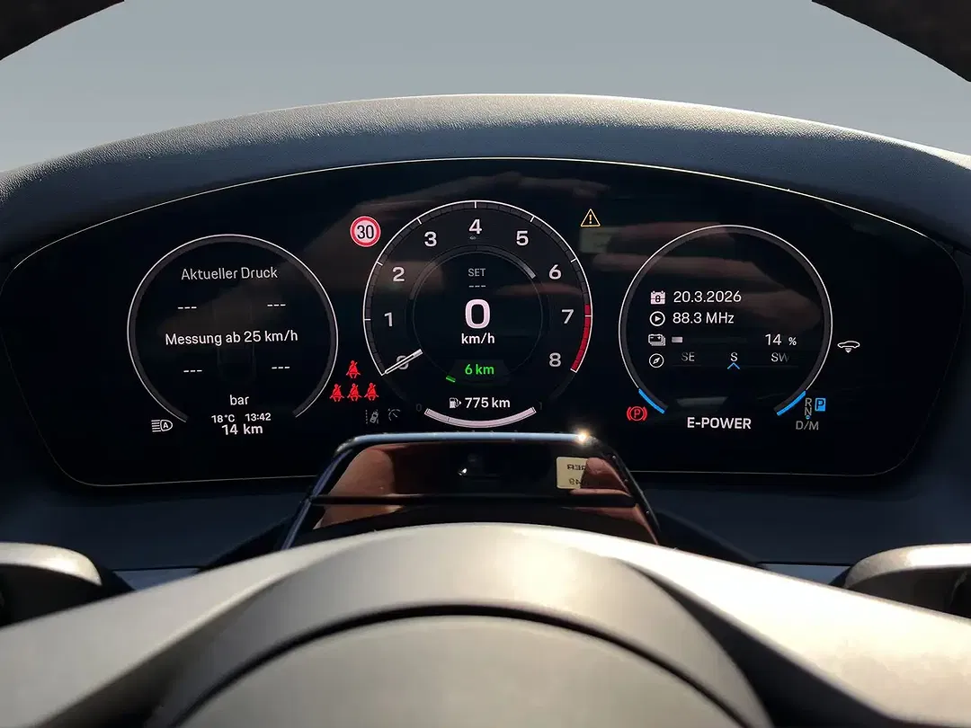 Porsche Panamera - Thumbnail 13