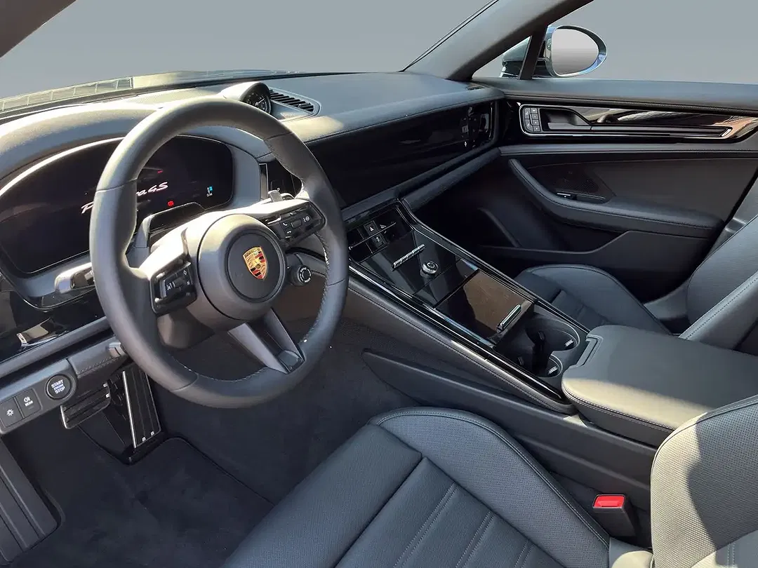 Porsche Panamera - Thumbnail 4