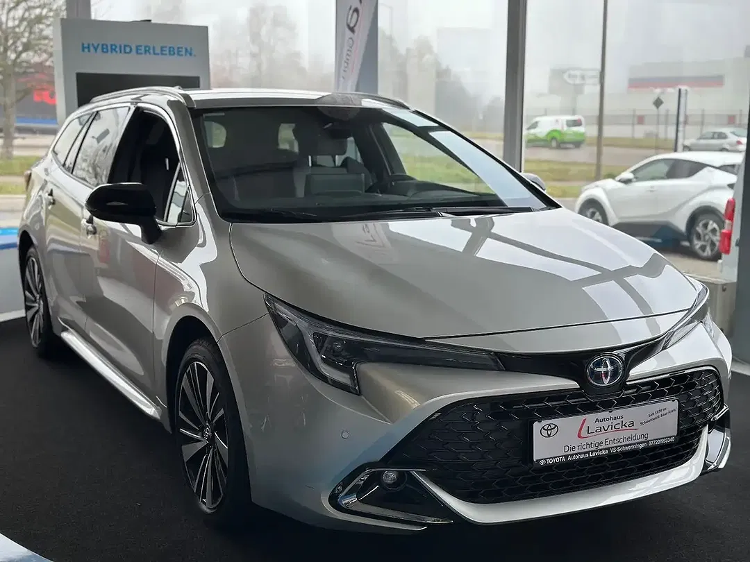 Toyota Corolla - Thumbnail 1