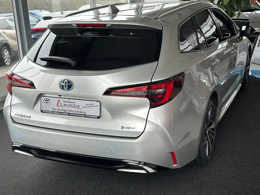 Toyota Corolla - Thumbnail 4