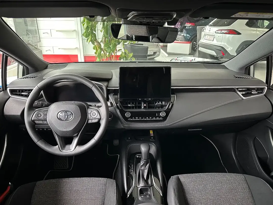 Toyota Corolla - Thumbnail 9