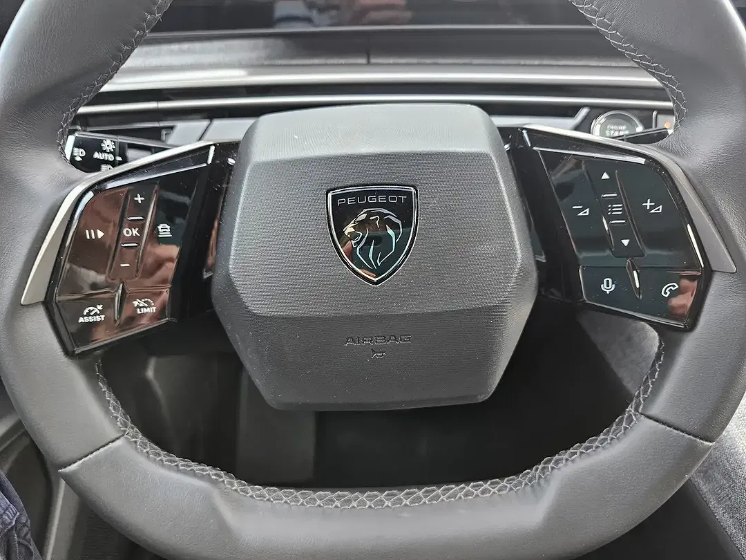 Peugeot 3008 - Thumbnail 8