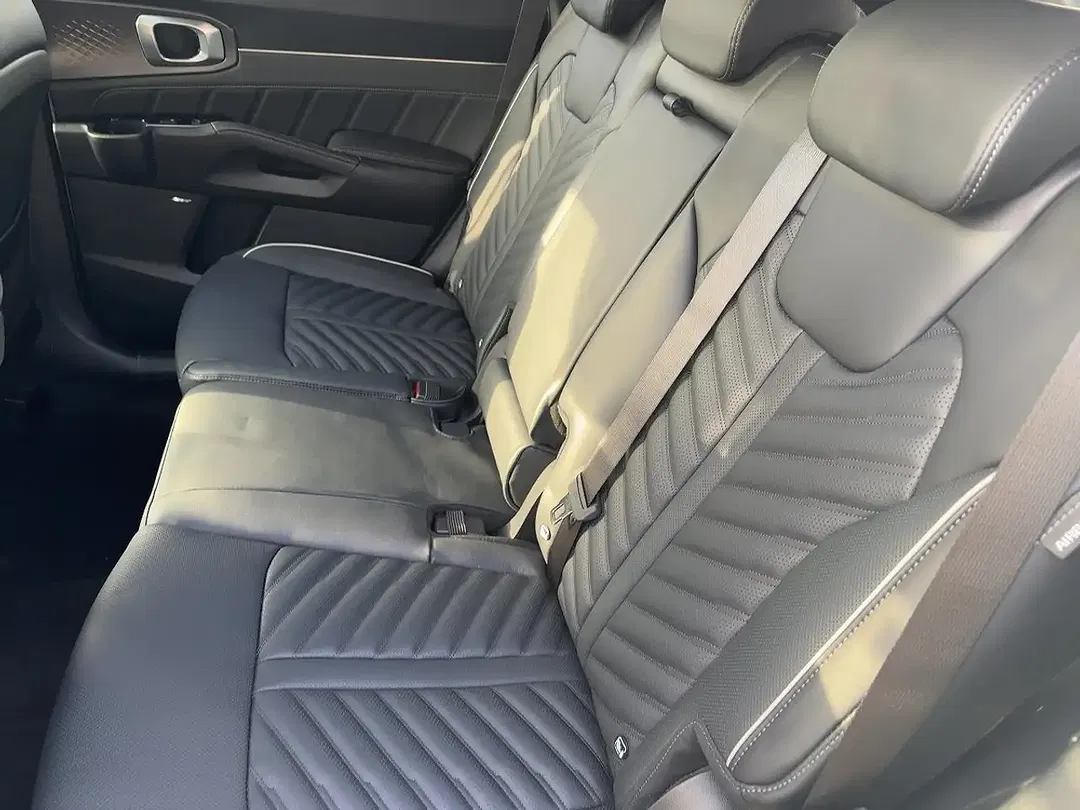 Kia Sorento - Thumbnail 8