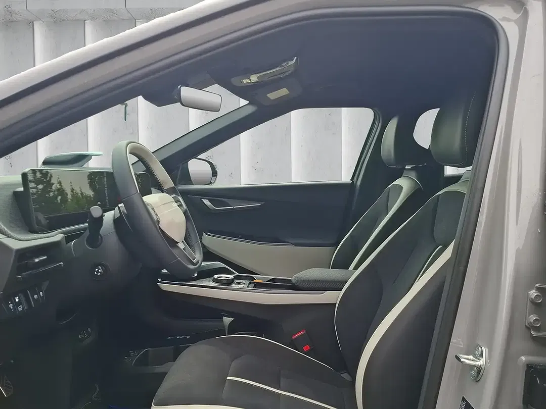 Kia EV6 - Thumbnail 10