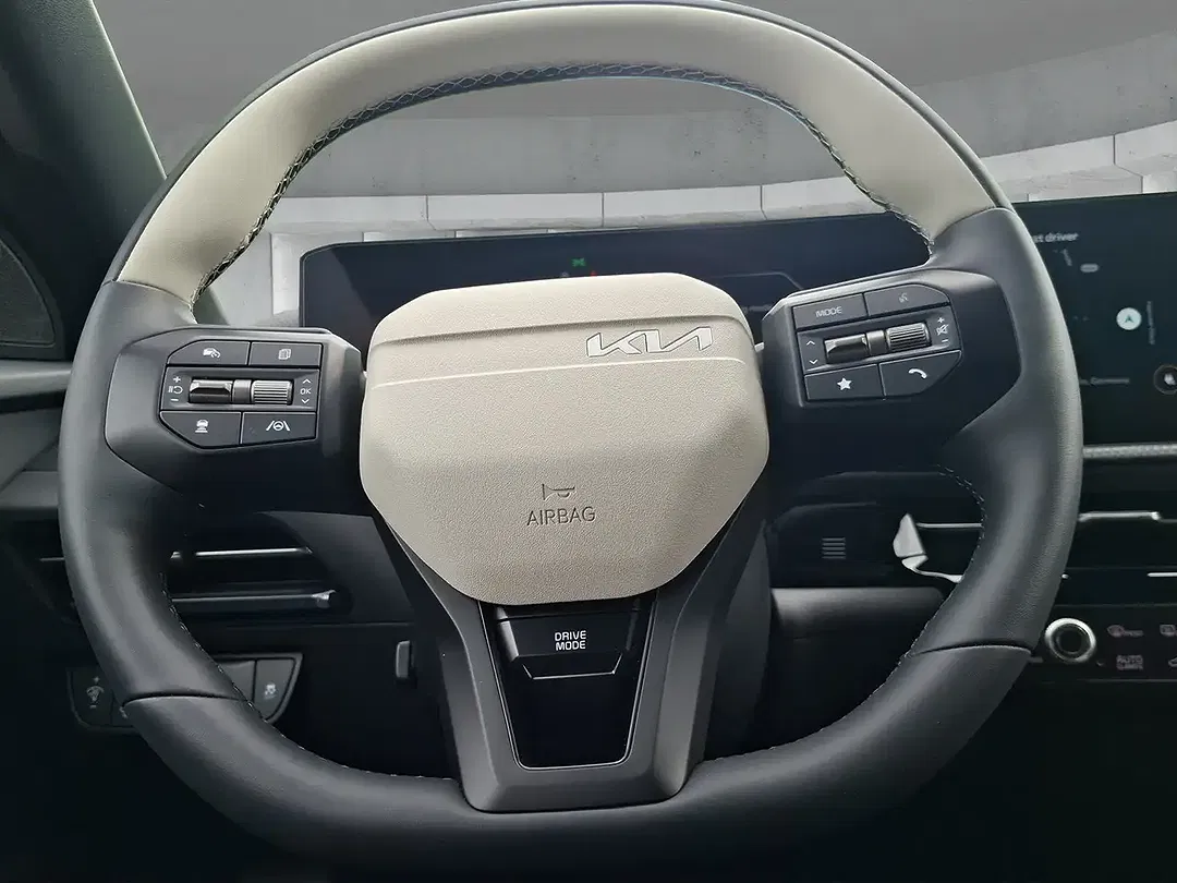 Kia EV6 - Thumbnail 13