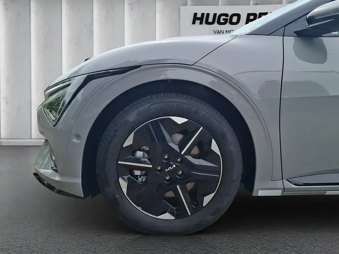 Kia EV6 - Thumbnail 9
