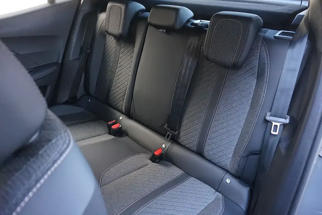 Peugeot 2008 - Thumbnail 10