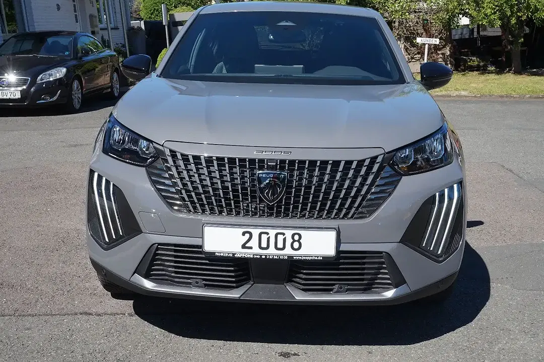 Peugeot 2008 - Thumbnail 2